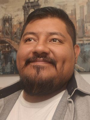 Efrain, 32
