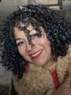 Nayeli, 41