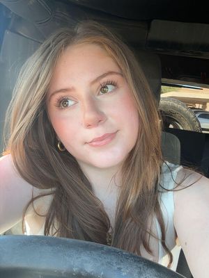 Bella, 18