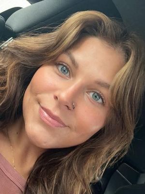 Emma, 32