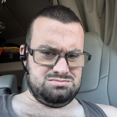 Zachary, 32