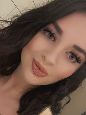 Denise, 28