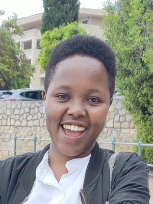 Evelyn, 25