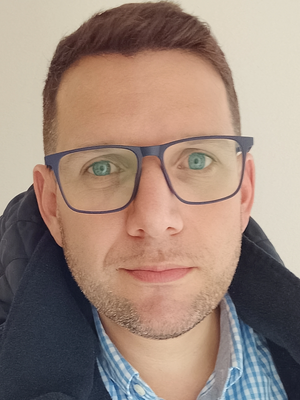 Alberto, 41