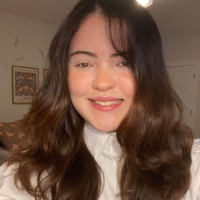 Thamires, 24