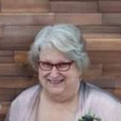 Linda, 74