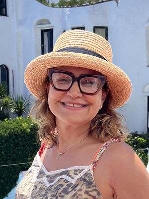 Ana Paula, 57