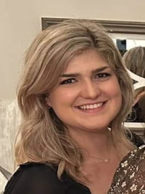 Eva, 24