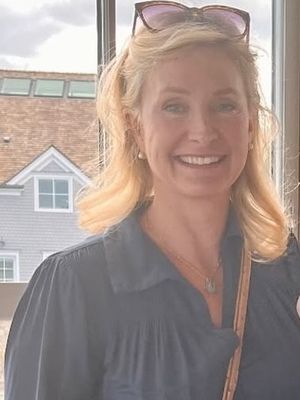 Cara, 49