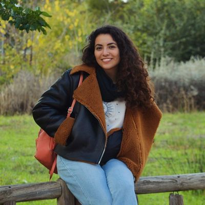 Sara, 24