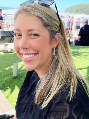 Amelia, 39