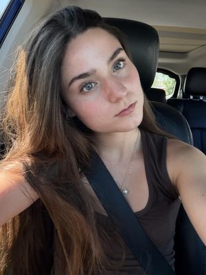 Alejandra, 21