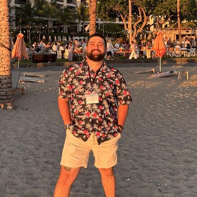Alex, 31