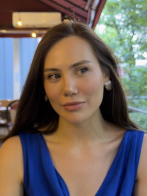 Maya, 29