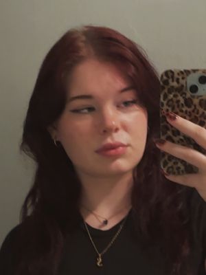 Sara, 21