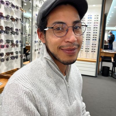Nicolas, 37