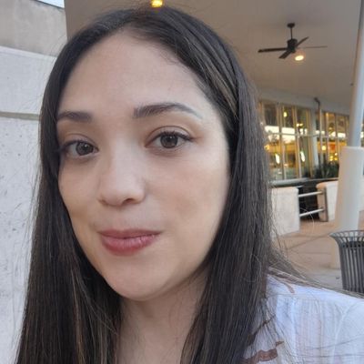 Ingrid, 40