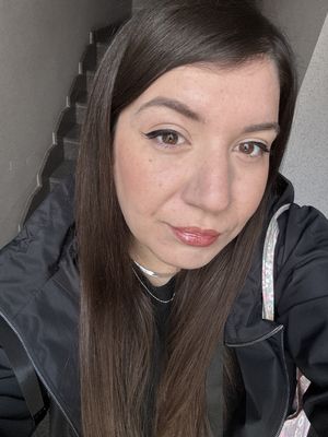 Valeria, 34