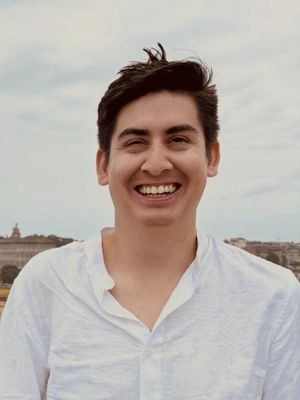 Sergio, 32