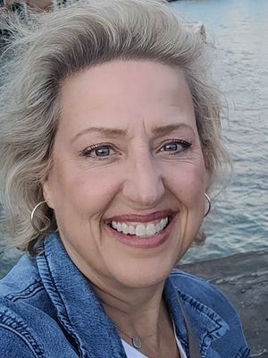 Elisabeth, 58