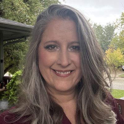 Stephanie, 47