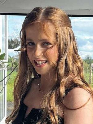 Grainne, 19