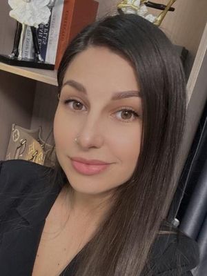 Sofia, 35