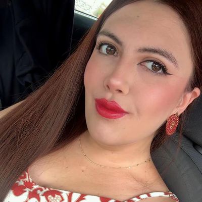 Valeria, 23