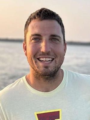 John, 32