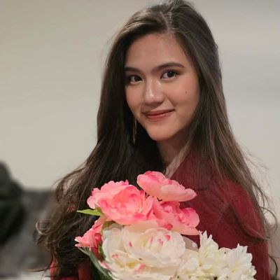 Alyana, 22