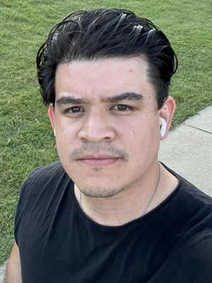 Carlos, 30