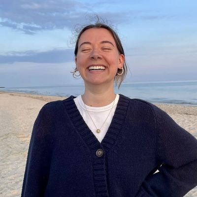 Kate, 26