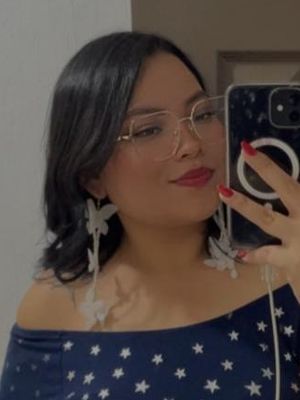 Estefania, 29