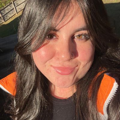 Daisy, 19