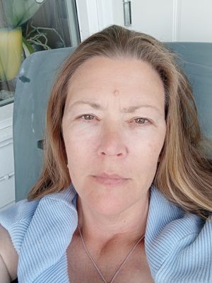 Sara, 51