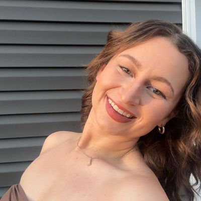 Lauren, 24