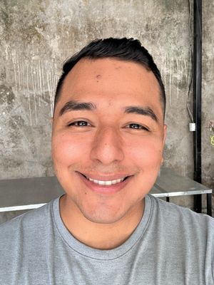 Carlos, 29