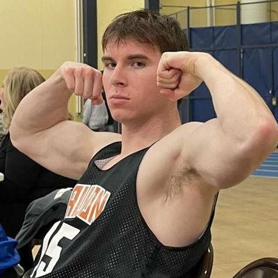Zach, 25