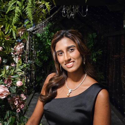 Rosella, 26