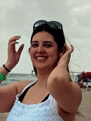 Andrea, 27