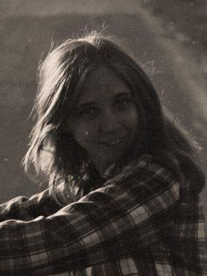 Elinor, 19