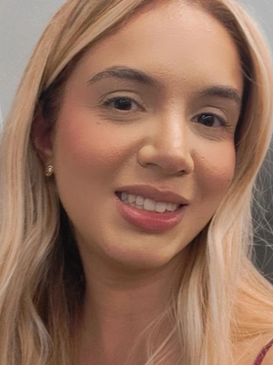 Lara, 30