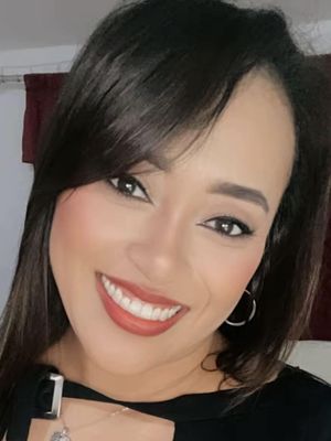 Mariela, 45