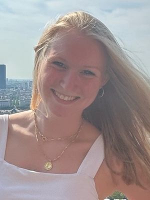 Leah, 22