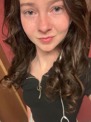 Kaleigh, 19