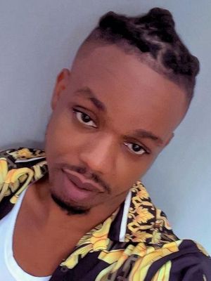 Ronald, 32