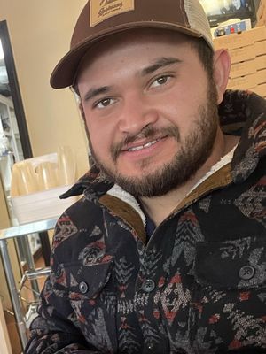 Andres, 28