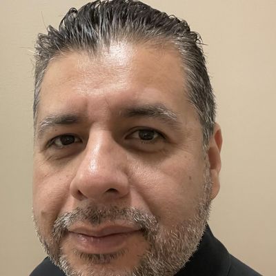 Luis, 47