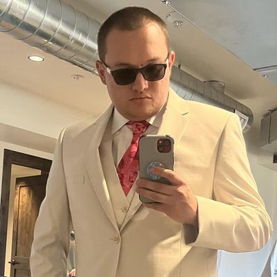 Oliver, 27