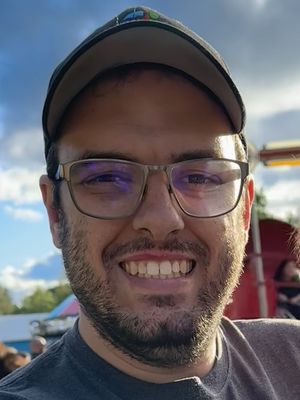 Travis, 33